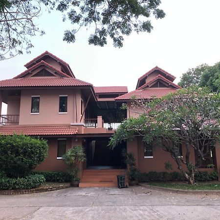 Areena Resort And Hotel Uttaradit Exteriör bild