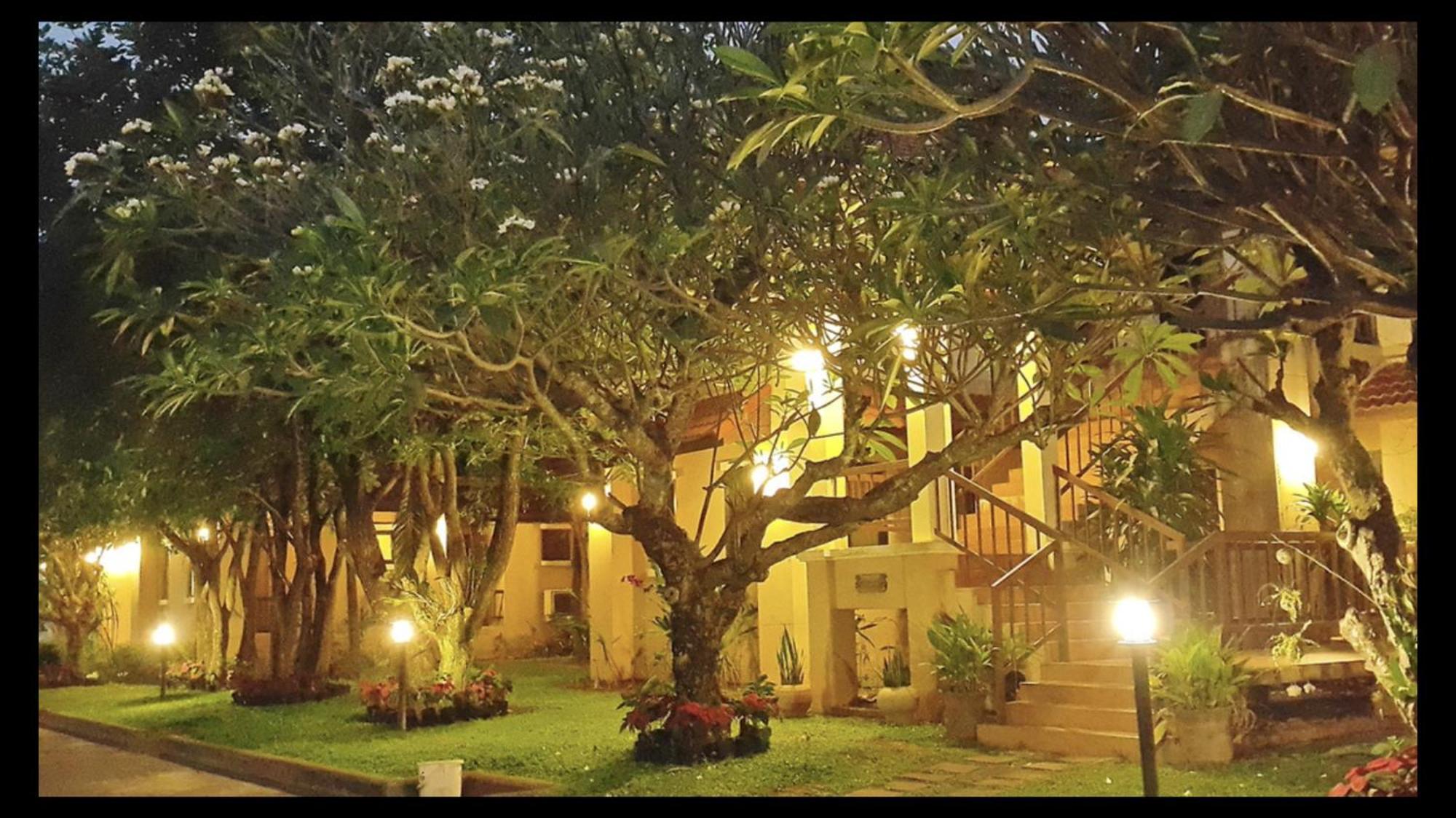 Areena Resort And Hotel Uttaradit Exteriör bild