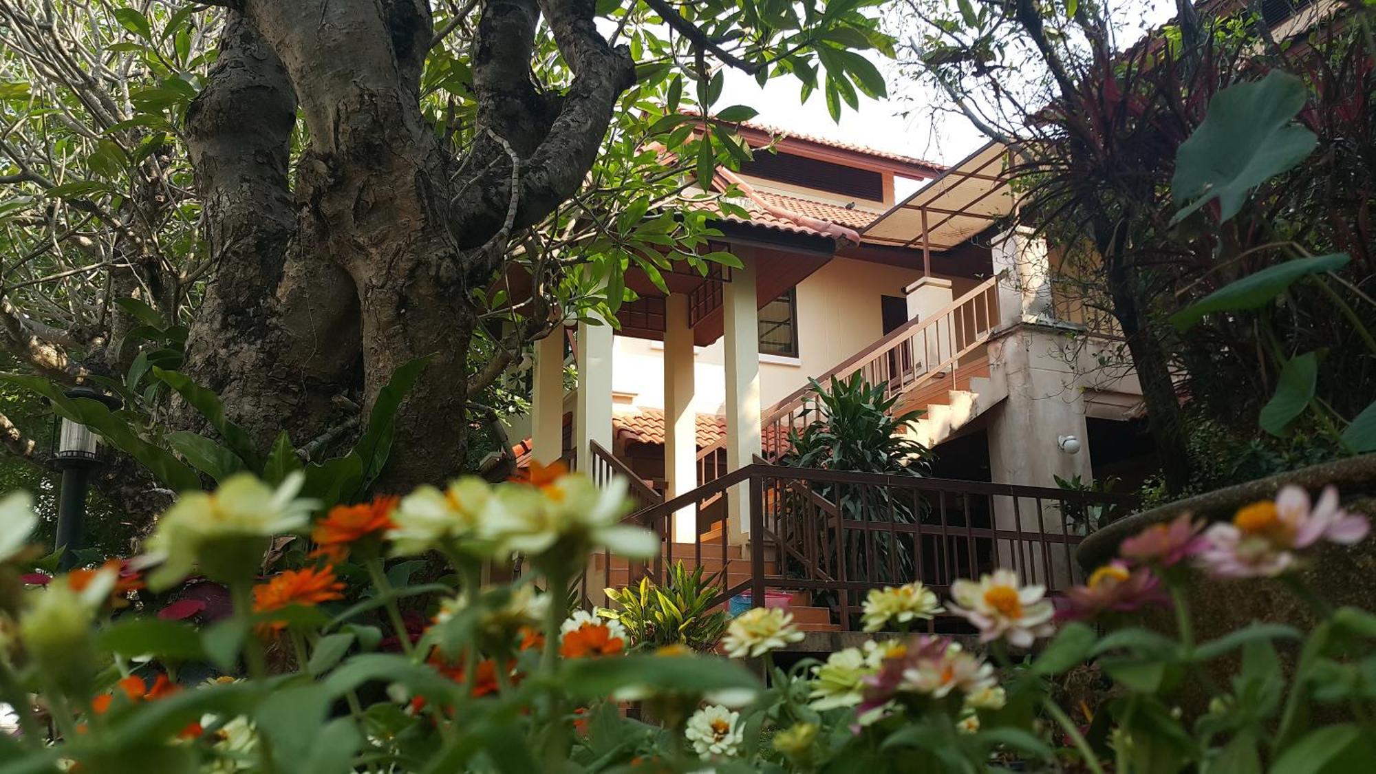 Areena Resort And Hotel Uttaradit Exteriör bild